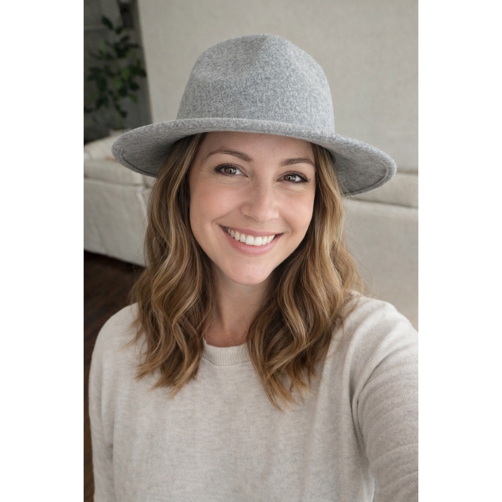 Universal Thread Gray Felt Fedora Hat Adjustable Flat Brim Womens One‎ Size NWT